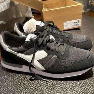 Brand new Diadora Sneakers , UK size is 10.5 which USA is 11